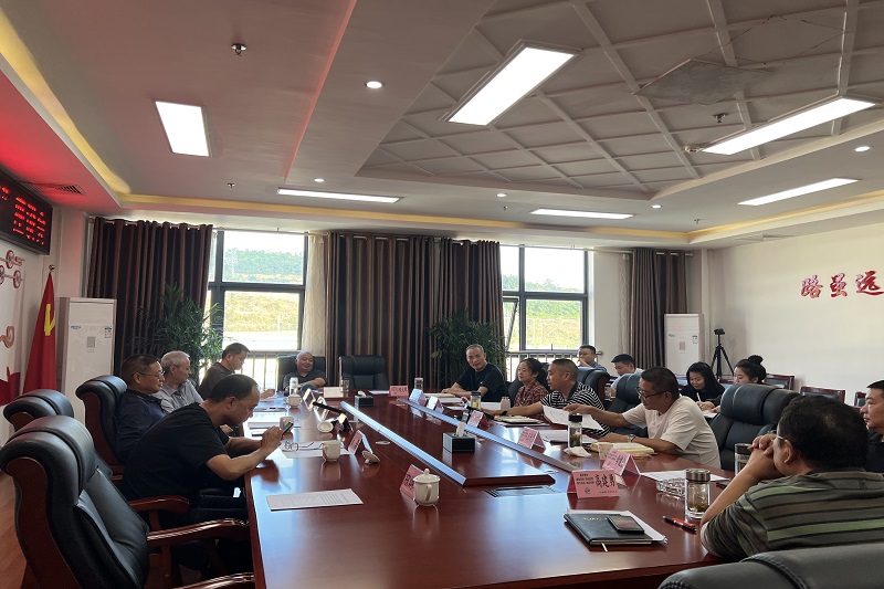 路桥集团召开“共建三十载,同行筑路梦”座谈会